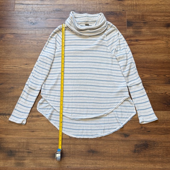 Free People We The Free Drip Thermal Cowl Neck Sweater High Low Hem Size Medium - Picture 4 of 9